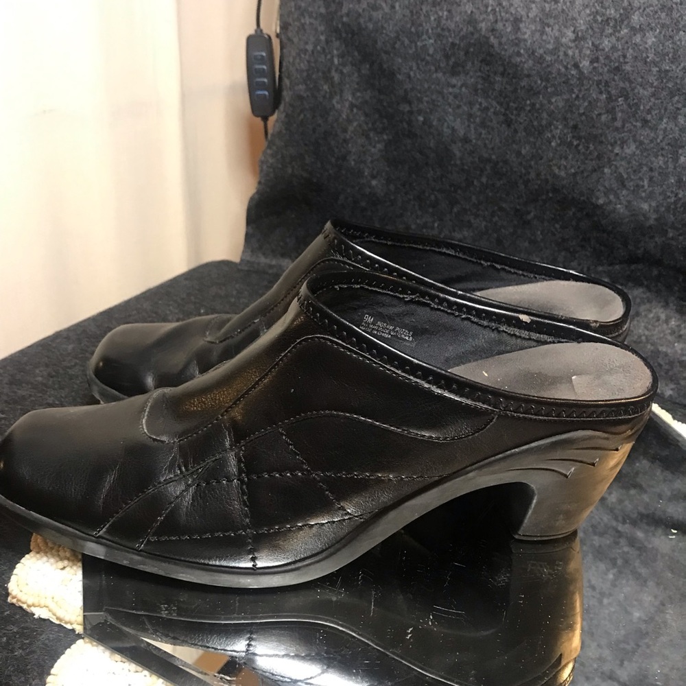 Jigsaw puzzle boot heals